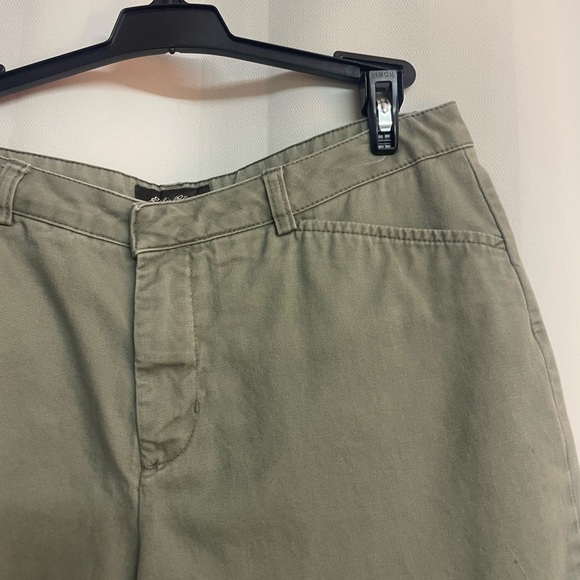 Eddie Bauer short shorts khaki green size 8 - Picture 2 of 5
